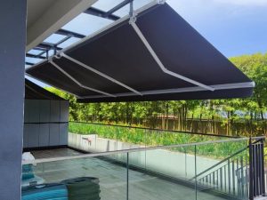 retractable awnings